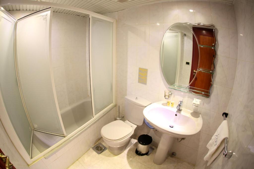 Sawary Beach Hotel Batroûn Pokoj fotografie