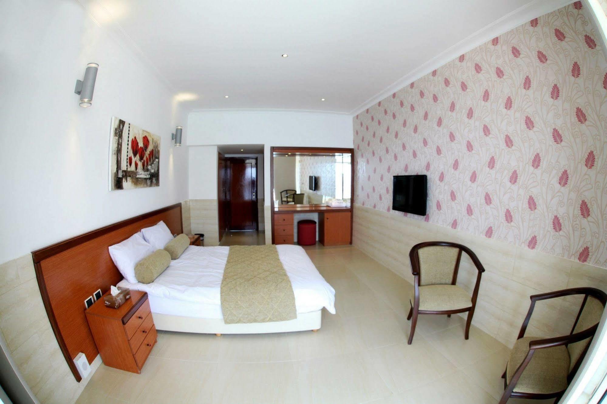 Sawary Beach Hotel Batroûn Exteriér fotografie
